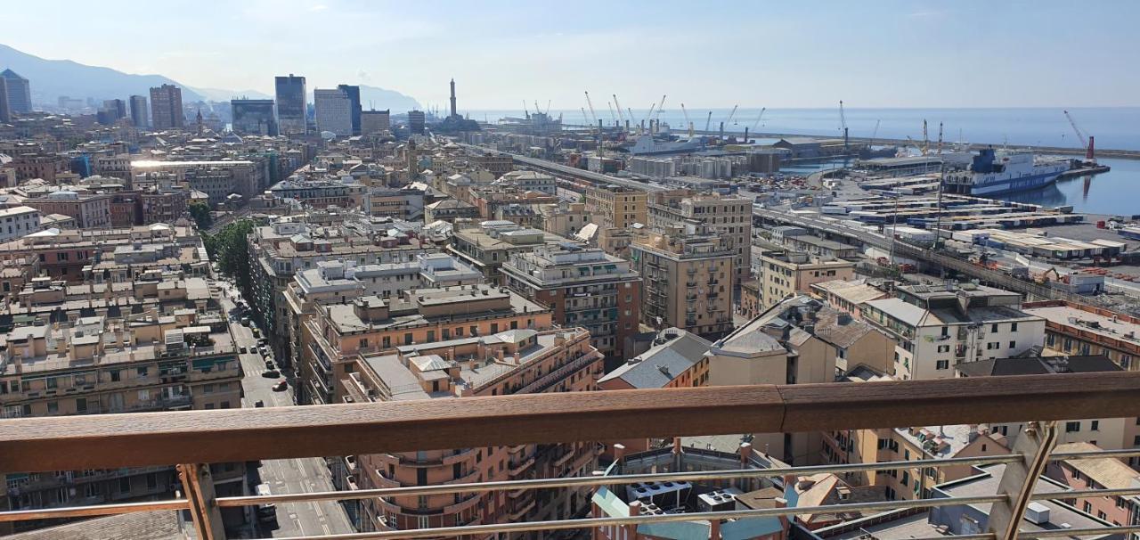 Attico Con Vista Su Genova