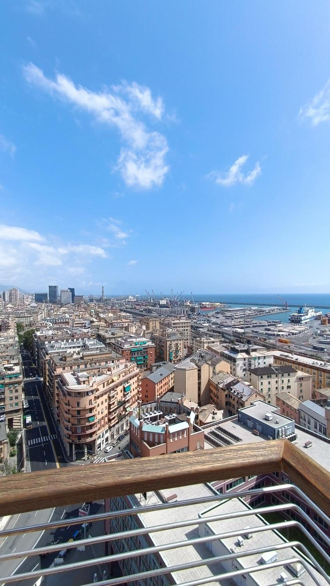Attico Con Vista Su Genova