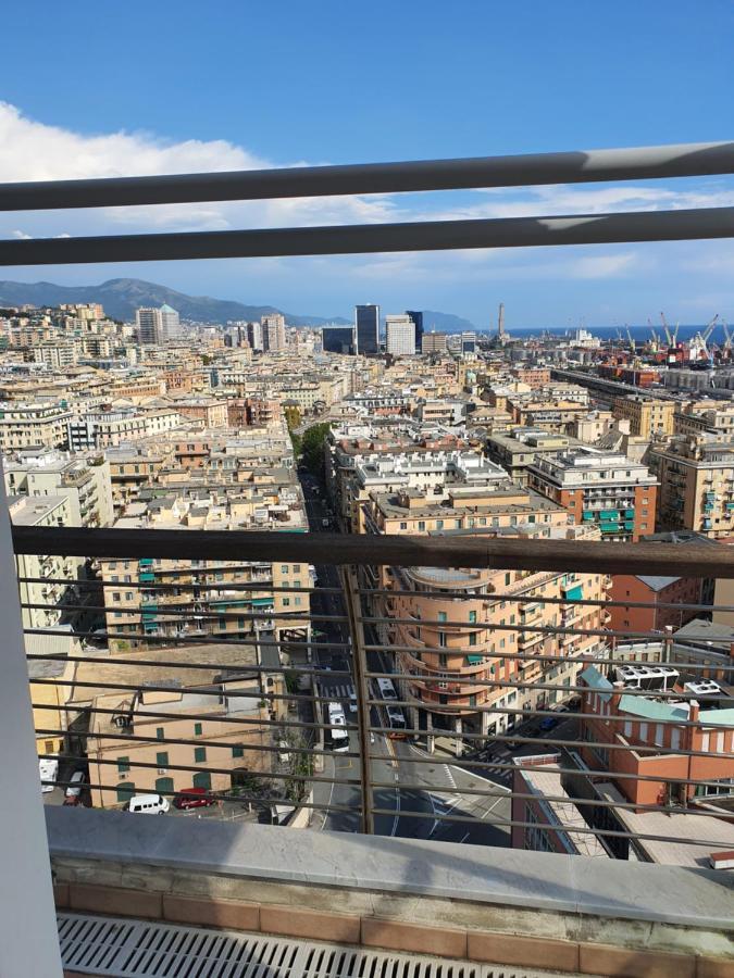 Attico Con Vista Su Genua
